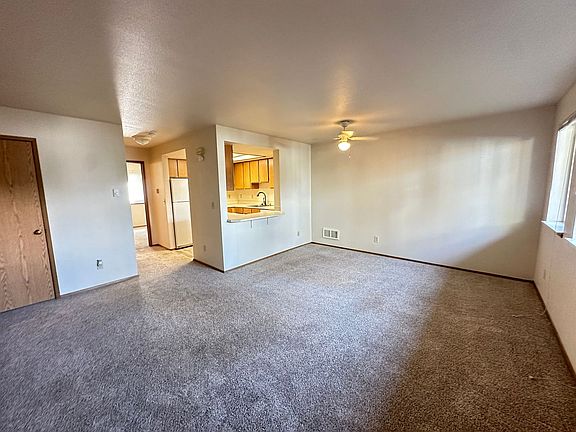 4th image of 3306 Hoyt Ave APT 102