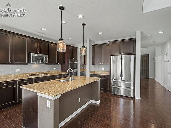 5th image of 16637 Greyhawk Dr