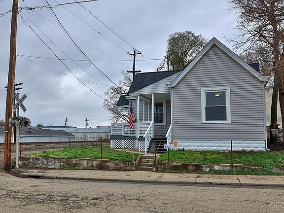 2nd image of 100 E Voorhees St