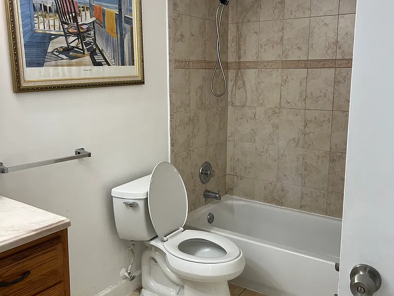2800 Somerset Dr #201 — Photo 1