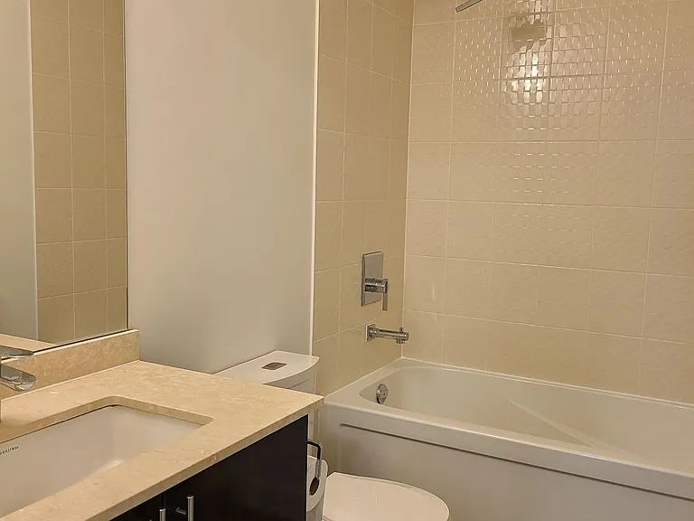 7167 Yonge St #906 — Photo 15