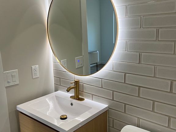 3rd image of 6013 Seville Ave #1/2