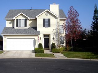 1053 E Monticello Cir, Fresno, CA 93720