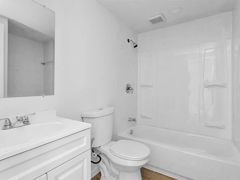 16016 Green Manor Dr #B — Photo 6