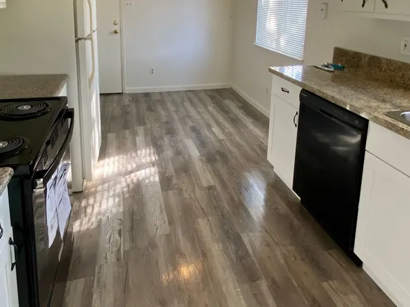 Camellia Court Village (3RE2)