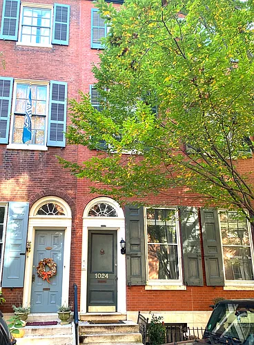 1024 Clinton St Photo 1