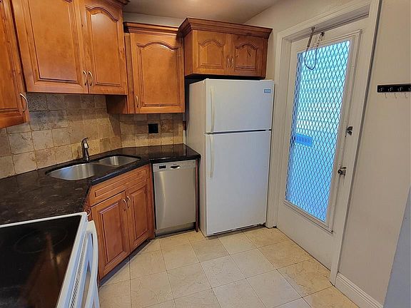 5th image of 1021 Crystal Lake Drive #104