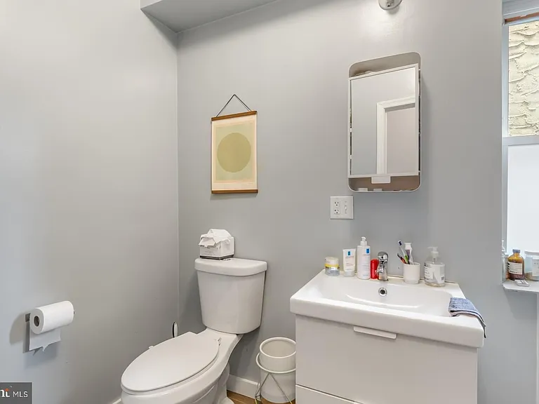 2049 E Susquehanna Ave #2F — Photo 8