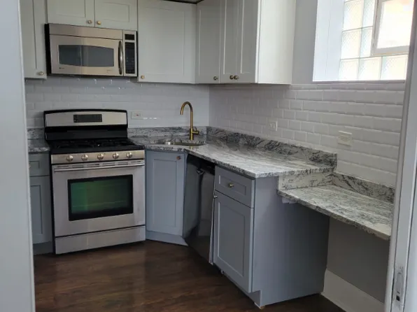 2949 W Peterson Ave #1R, Chicago, IL 60659