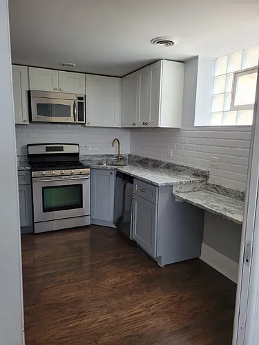 2949 W Peterson Ave #1R Photo 1