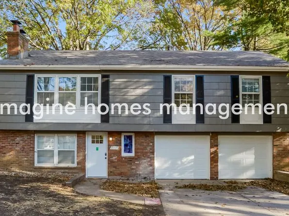 10010 W Moody Park Dr, Overland Park, KS 66212