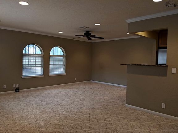 4th image of 5 Sycamore Cir