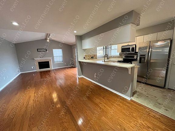 3rd image of 6630 Fieldstone Ct