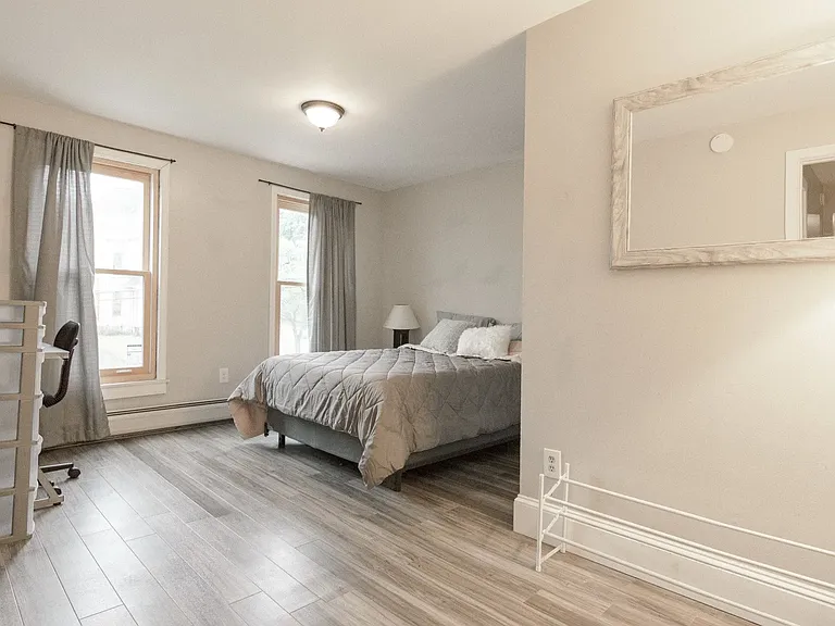 521 E State St #2 — Photo 6