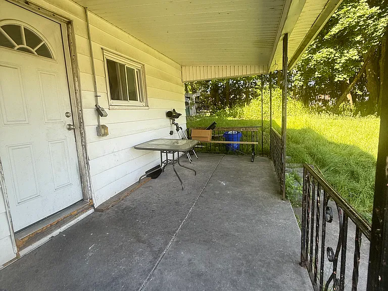 463 Oak St — Photo 10