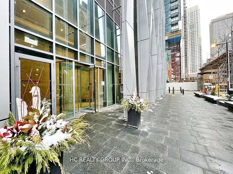 1 Yorkville Ave #2701 — Photo 2