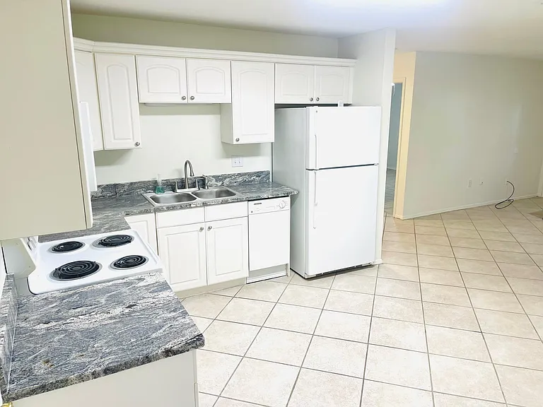 176 Monahan Dr NE #D — Photo 7