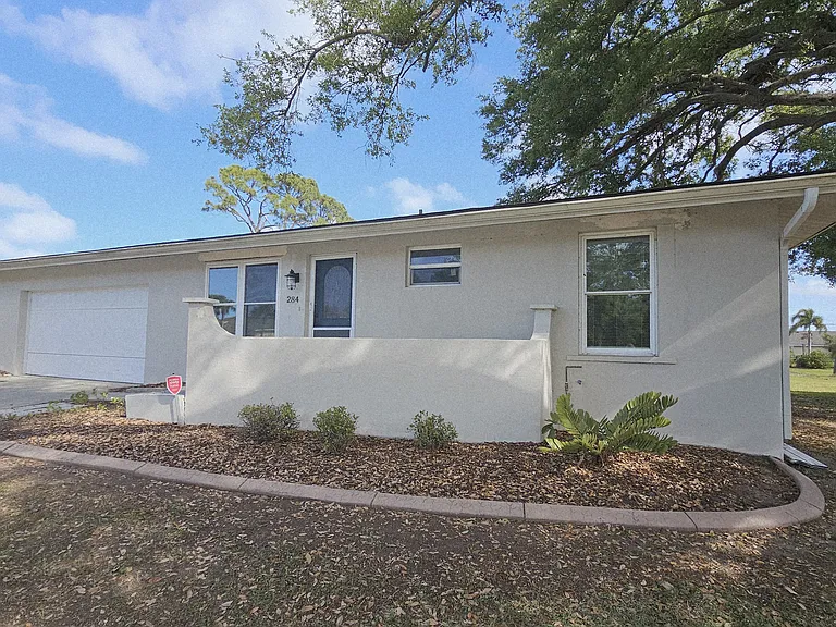 284 Rotonda Blvd W
