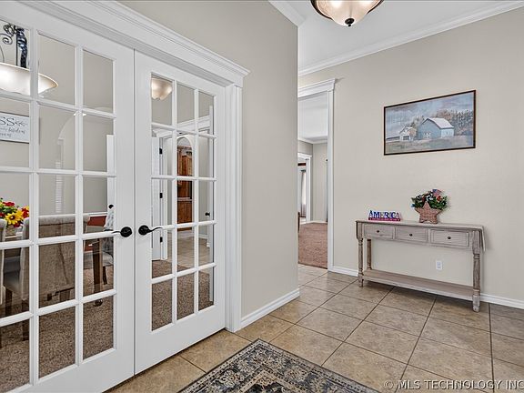 4th image of 5592 Terri Ct