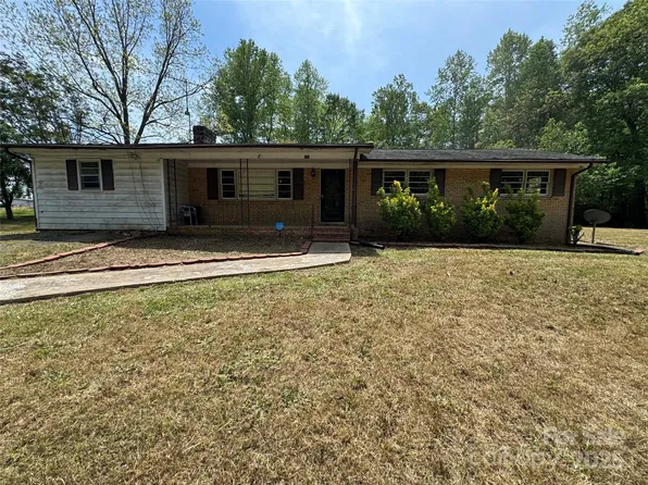 785 State Highway 109 Hwy N, Troy, NC 27371