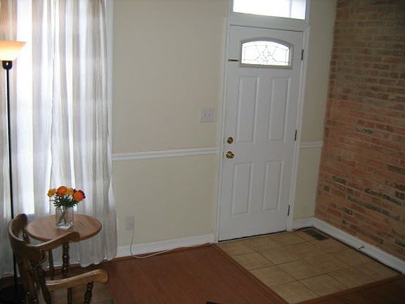 Entry/Living Room
