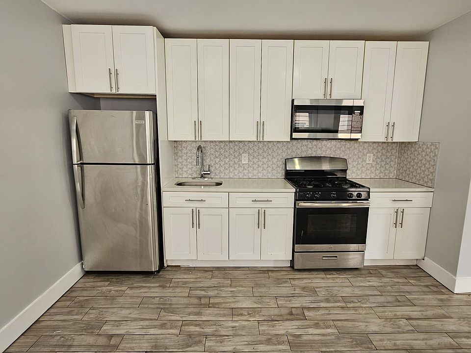 1st image of 187 Vermont Ave #1