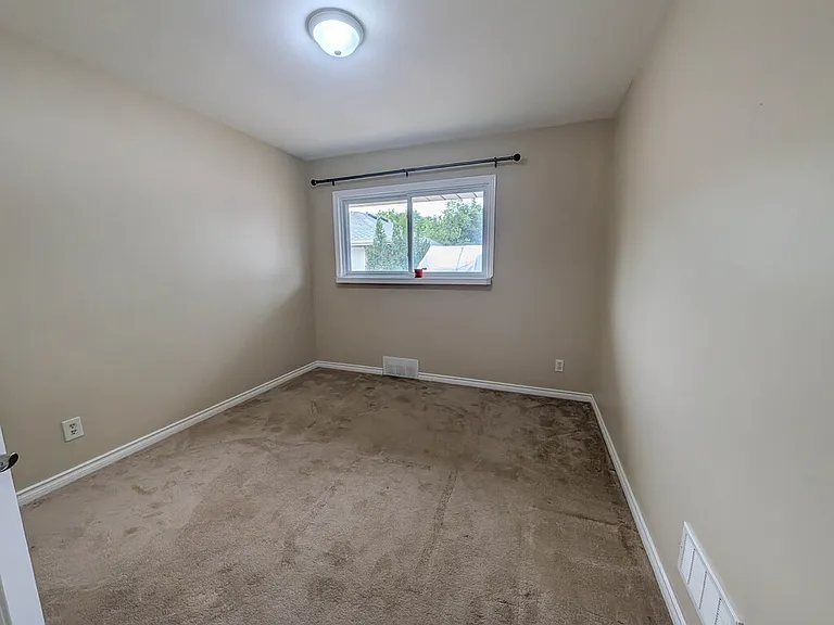 37 Franklin Blvd — Photo 17