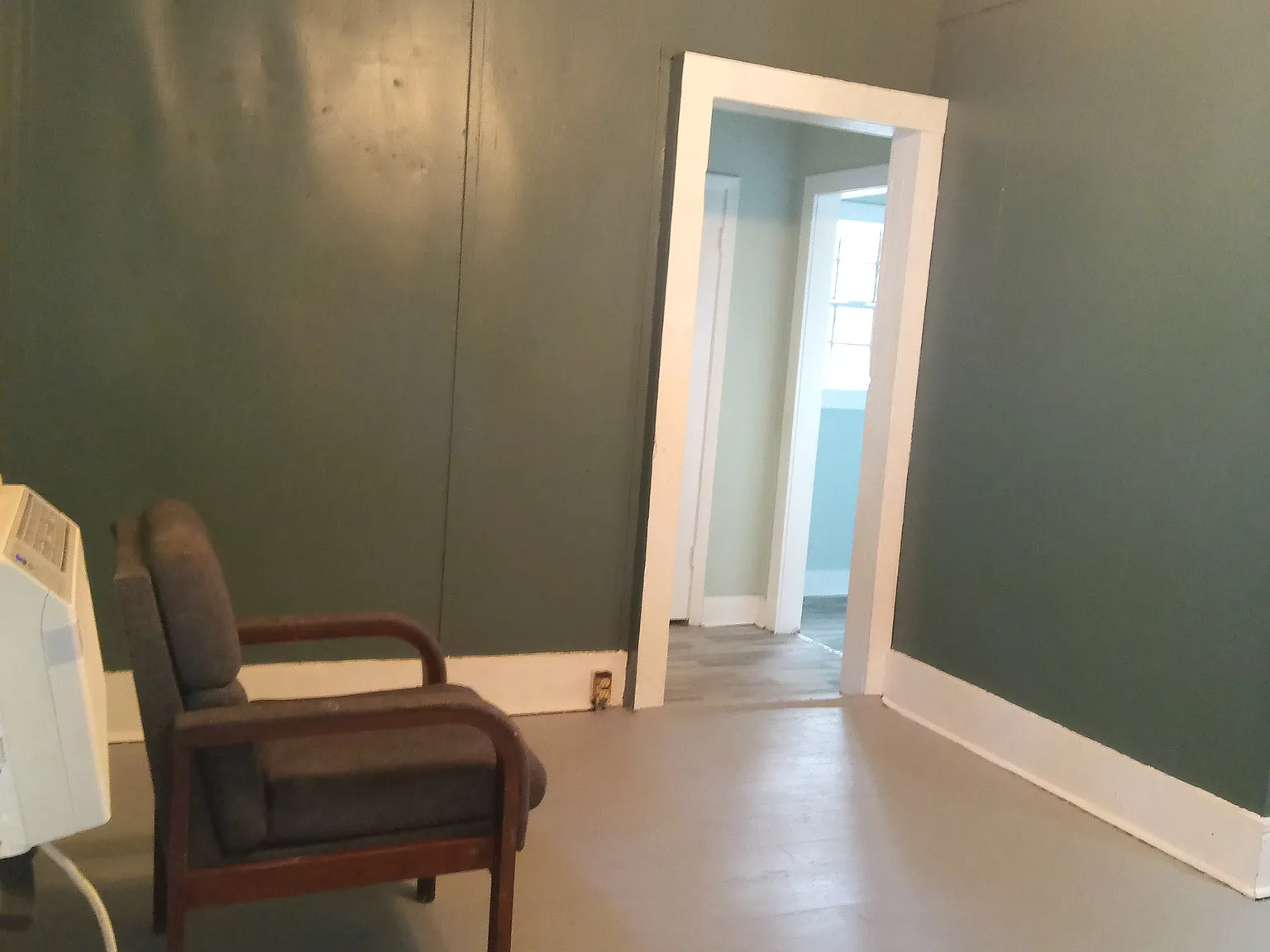Studio, 250 sqft, $700 — Photo 2
