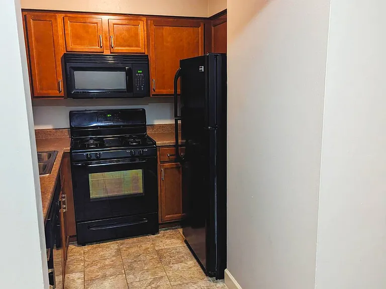 Kitchen appliances at Auburn Apartments.