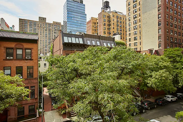 Sold by Compass | media 7