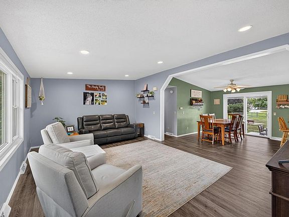 4th image of 130 4th Ave NW