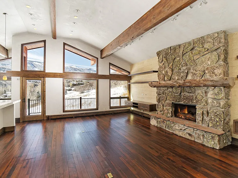 10 Martingale Ln — Photo 2