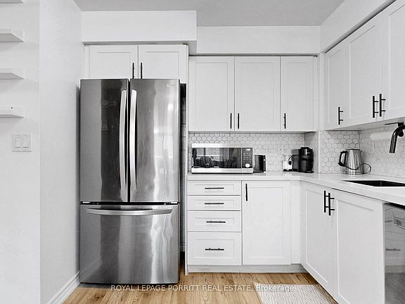 4th image of 3888 Duke Of York Blvd #927