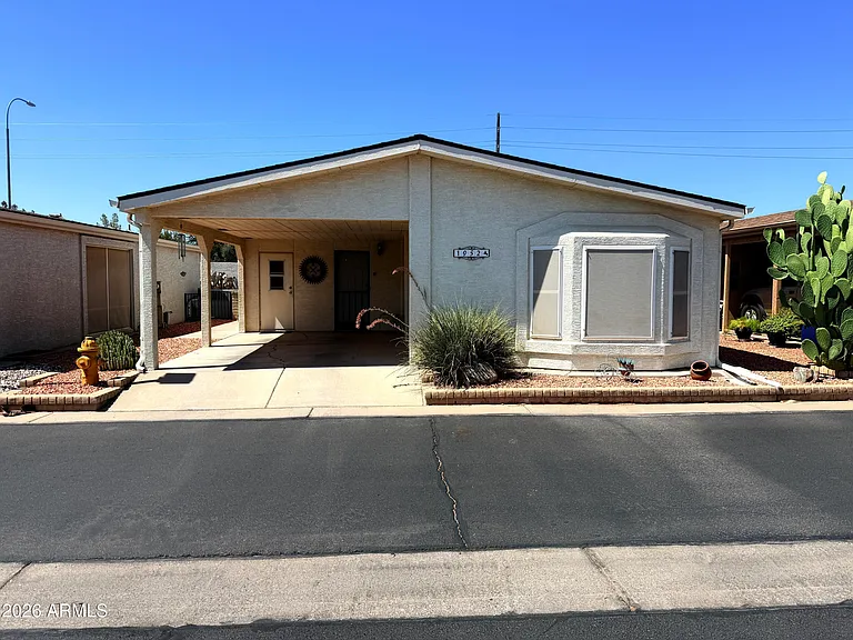 1952 E Augusta Ave — Photo 1