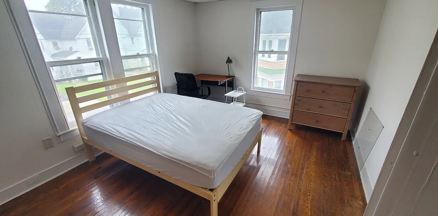 2 bed, 1500 sqft, $1,300 — Photo 1