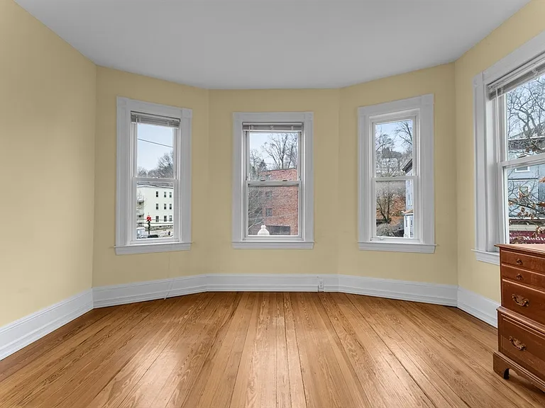 571 Washington St #2 — Photo 3