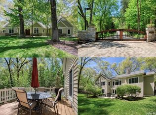 2050 Scarlet Oak Ct NE, Ada, MI 49301