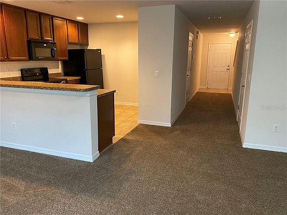 4th image of 3759 Collingwood Ln W