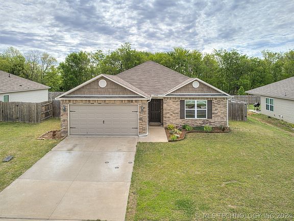 3rd image of 23405 S Donna Ln