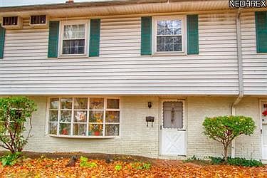 1st image of 15 Meadowlawn Dr Unit 3