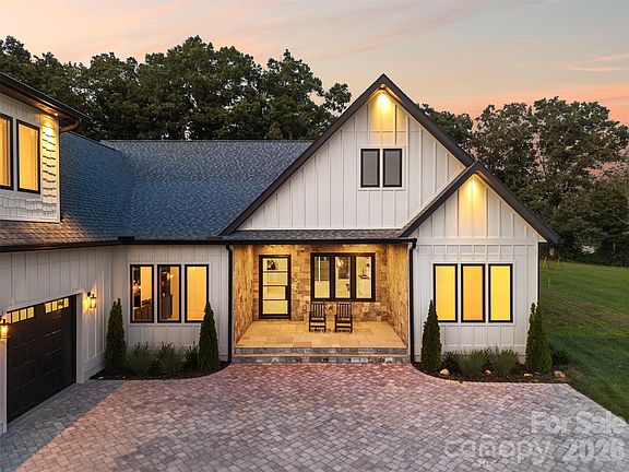 3rd image of 144 Golden Pasture Dr