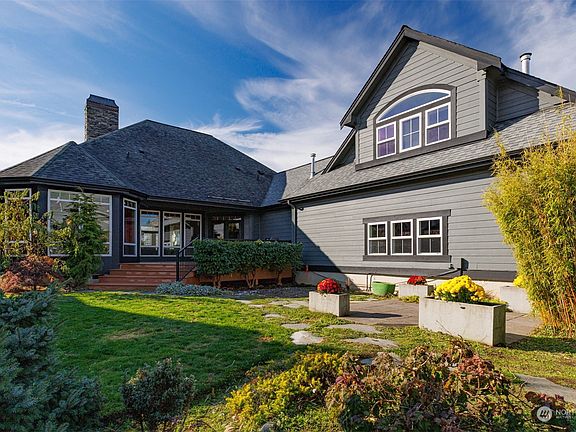 3rd image of 4432 Castlerock Drive