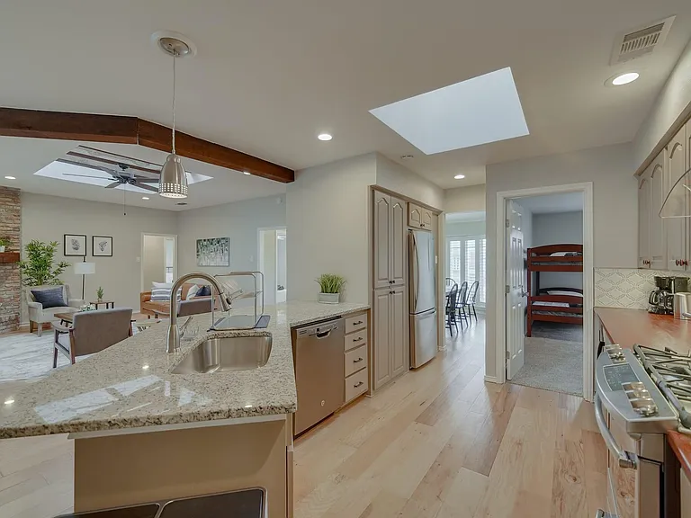 502 Stillmeadow Dr — Photo 11