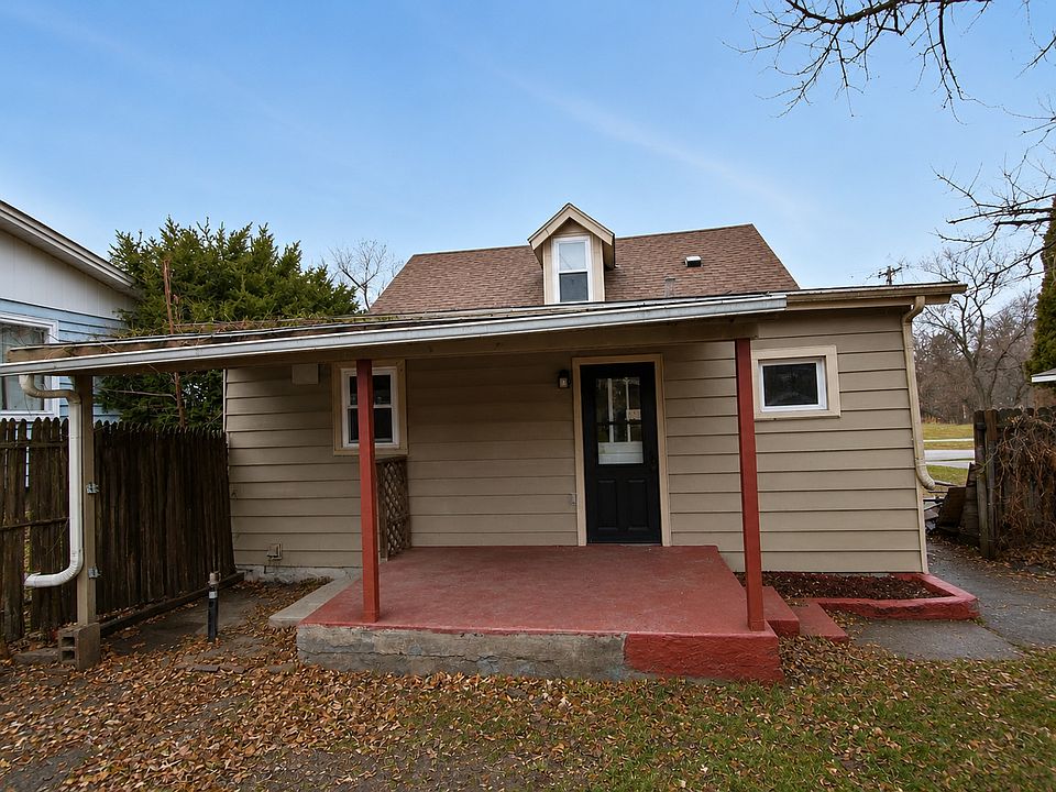 2nd image of 1009 W 10th St