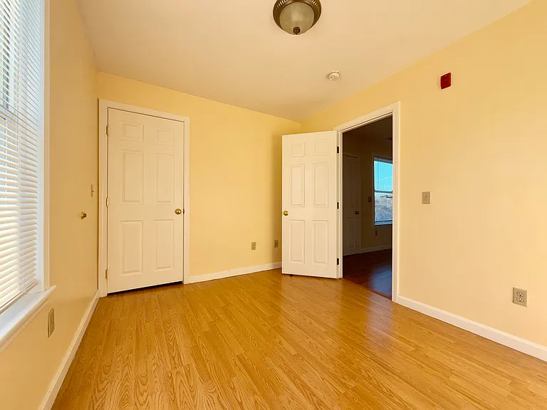 1037 Cass Ave #1 — Photo 11