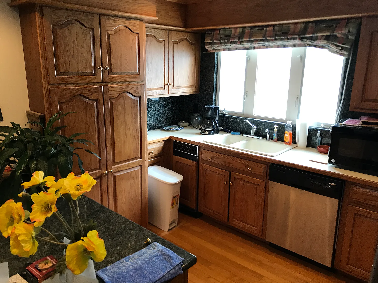 2 bed, 1650 sqft, $1,800 — Photo 2