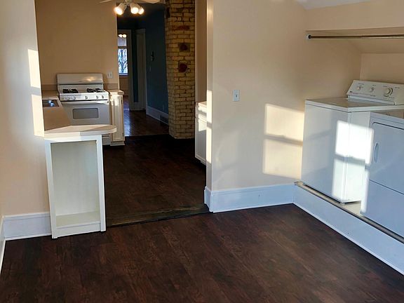 Dining Room, washer/dryer