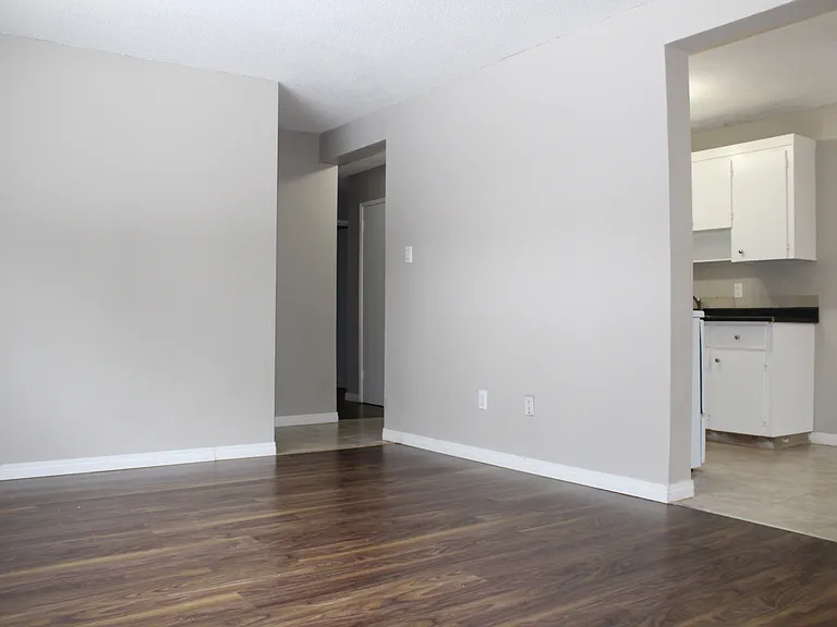 11940 82nd St NW — Photo 3