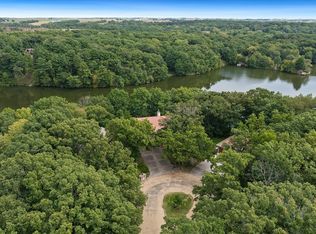 705 Rock Ct, Dixon, IL 61021