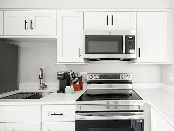 3rd image of 219 E Buchanon Ave #219